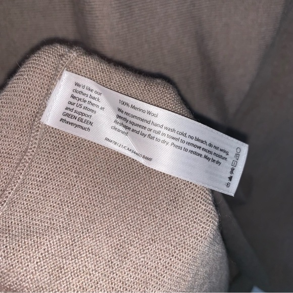 Eileen Fisher Tan V-Neck Sweater 100% Merino Wool S - Picture 8 of 10